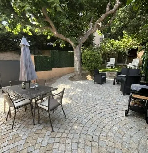 Jolie Maison De Village A Grimaud